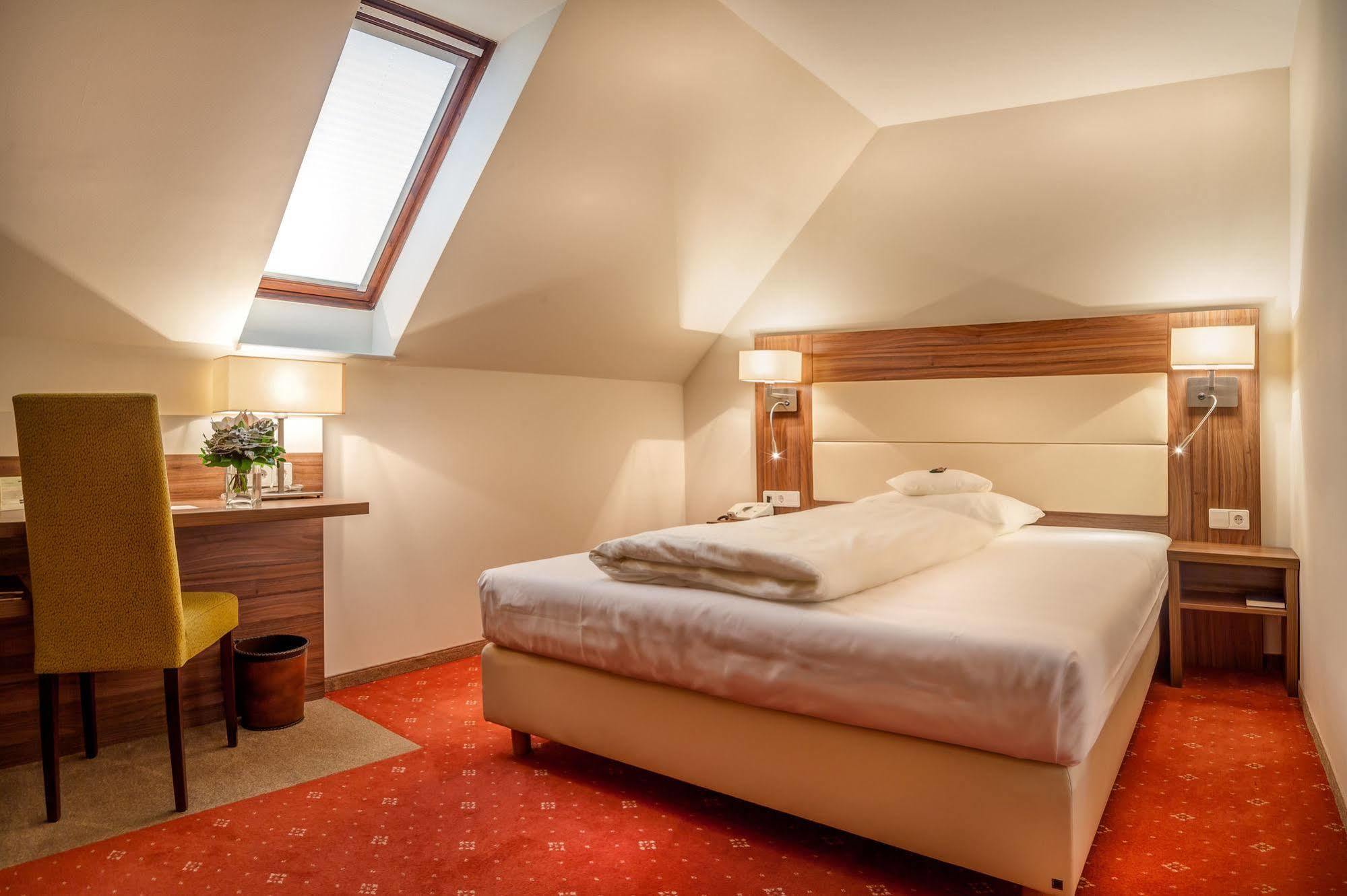 Meinl Hotel & Restaurant Neu-Ulm Eksteriør bilde
