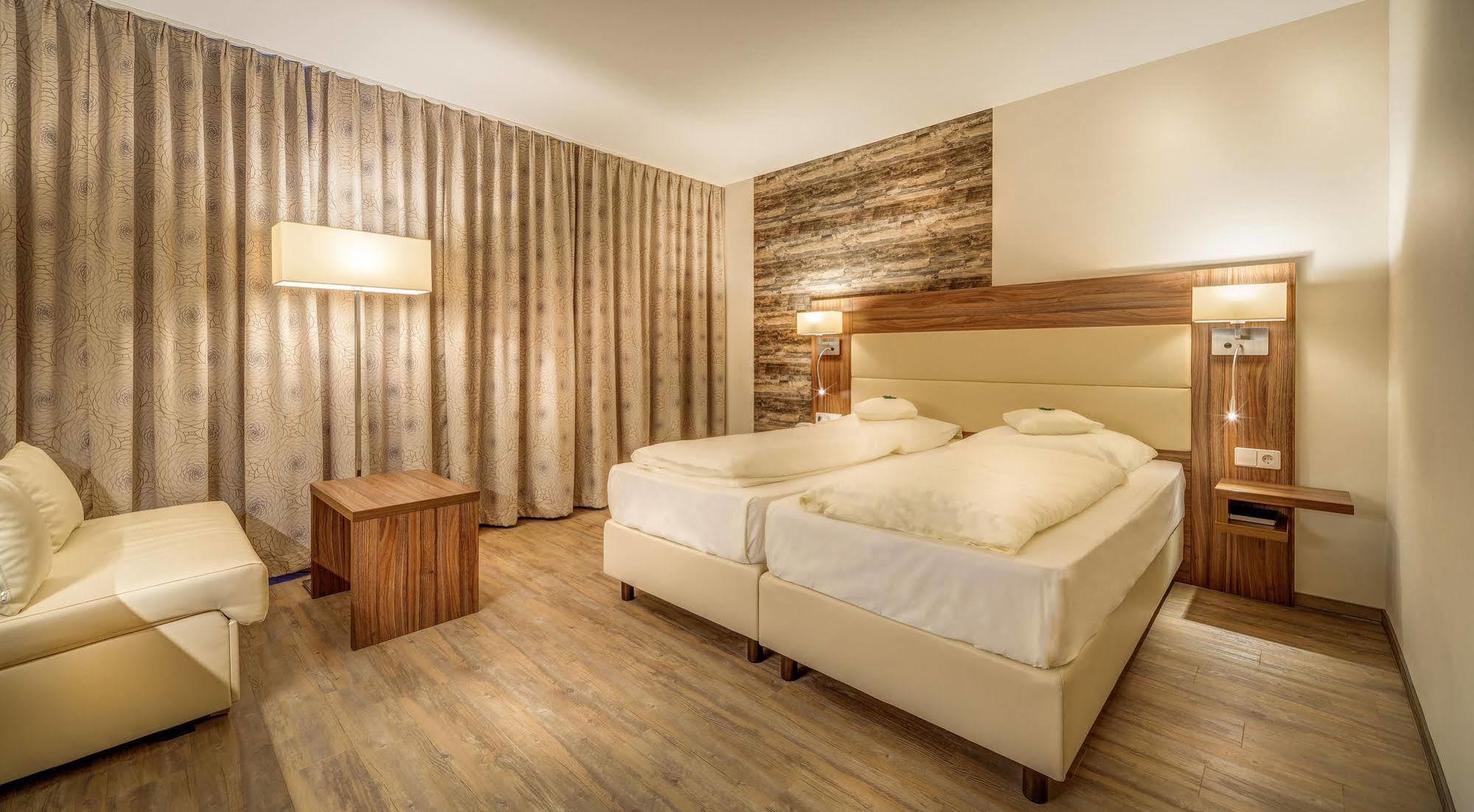 Meinl Hotel & Restaurant Neu-Ulm Eksteriør bilde