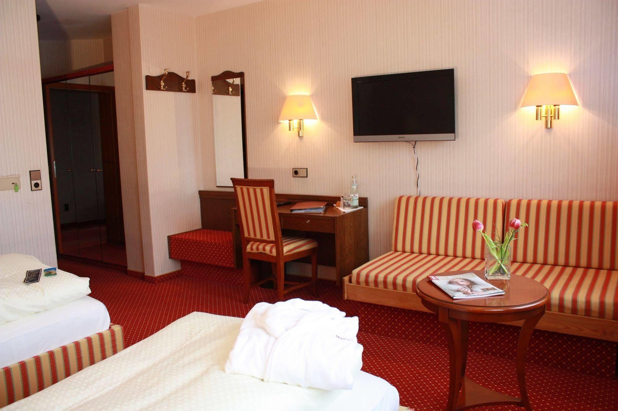 Meinl Hotel & Restaurant Neu-Ulm Eksteriør bilde